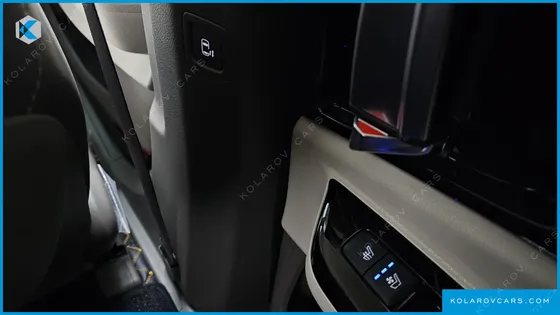 KIA CARNIVAL 7-SEATER HI-LIMOUSINE
