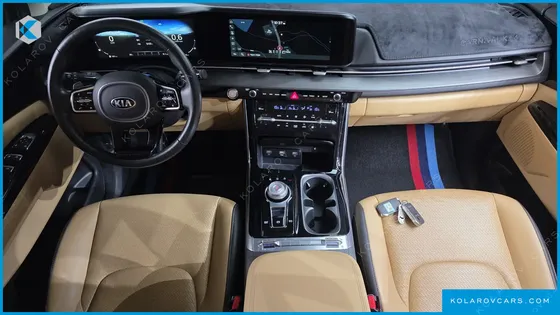 KIA CARNIVAL GASOLINE 7-SEATER NOBLESSE