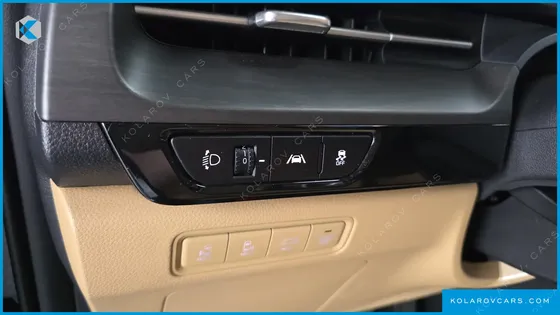KIA CARNIVAL GASOLINE 7-SEATER NOBLESSE