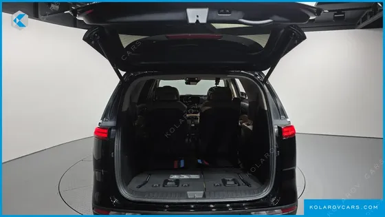 KIA CARNIVAL GASOLINE 7-SEATER NOBLESSE