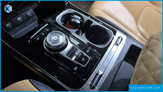 KIA CARNIVAL GASOLINE 7-SEATER SIGNATURE