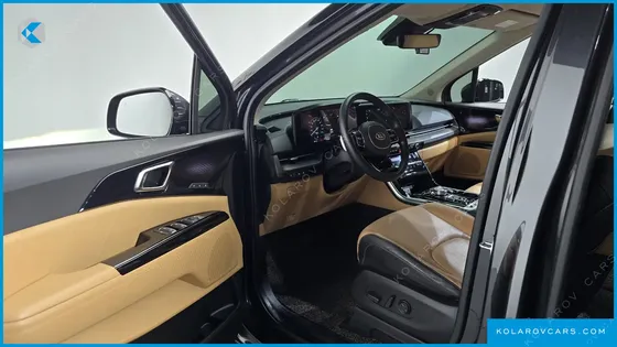 KIA CARNIVAL GASOLINE 7-SEATER SIGNATURE