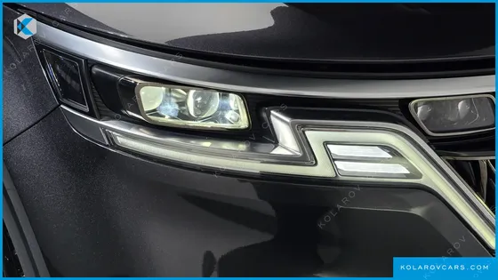 KIA CARNIVAL GASOLINE 7-SEATER SIGNATURE