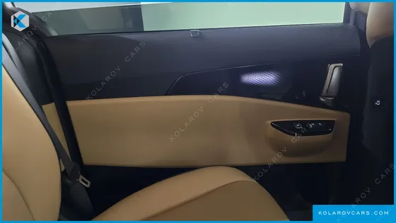 KIA CARNIVAL GASOLINE 7-SEATER SIGNATURE