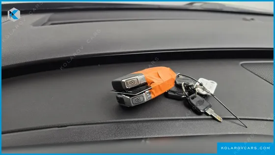 KIA CARNIVAL GASOLINE 7-SEATER SIGNATURE
