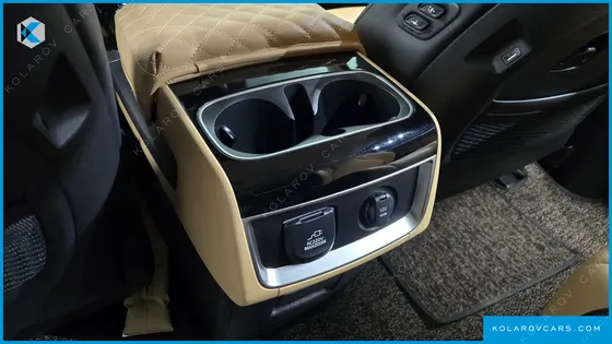 KIA CARNIVAL GASOLINE 7-SEATER SIGNATURE