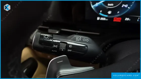 KIA CARNIVAL GASOLINE 7-SEATER SIGNATURE