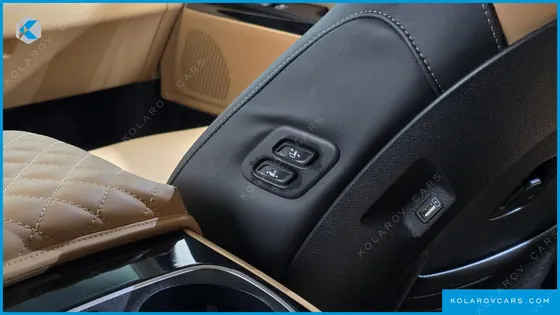 KIA CARNIVAL GASOLINE 7-SEATER SIGNATURE