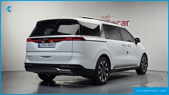 KIA CARNIVAL GASOLINE 9-SEATER SIGNATURE
