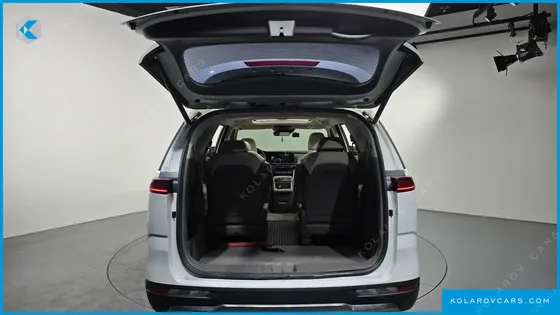 KIA CARNIVAL GASOLINE 9-SEATER SIGNATURE