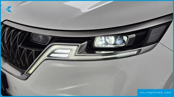 KIA CARNIVAL GASOLINE 9-SEATER SIGNATURE