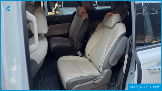 KIA CARNIVAL 9-SEATER NOBLESSE