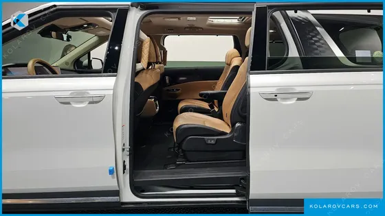 KIA CARNIVAL 9-SEATER SIGNATURE