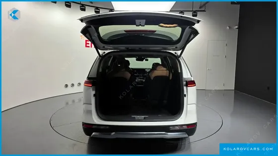 KIA CARNIVAL 9-SEATER SIGNATURE