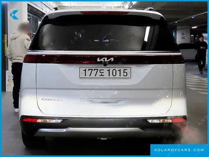 KIA CARNIVAL GASOLINE 9-SEATER SIGNATURE