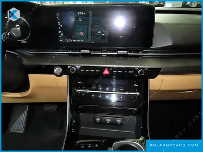 KIA CARNIVAL GASOLINE 9-SEATER SIGNATURE