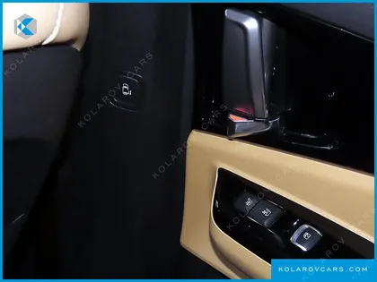 KIA CARNIVAL GASOLINE 9-SEATER SIGNATURE