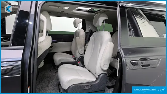 KIA CARNIVAL 9-SEATER SIGNATURE