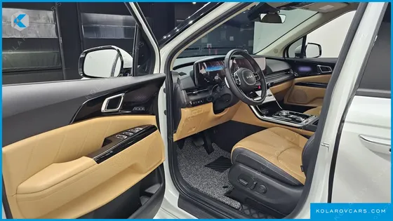 KIA CARNIVAL GASOLINE 7-SEATER SIGNATURE