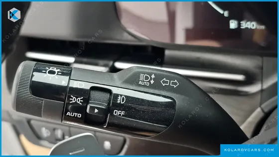 KIA CARNIVAL GASOLINE 7-SEATER SIGNATURE