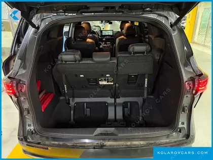TOYOTA SIENNA 2.5 HYBRID 2WD