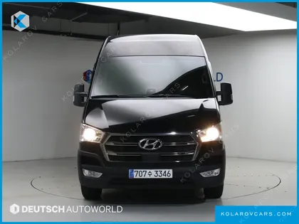 HYUNDAI SOLATI 15-SEATER