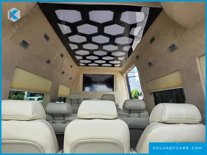 HYUNDAI SOLATI 15-SEATER