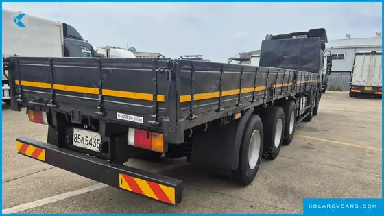 HYUNDAI TRAGO 10X4
