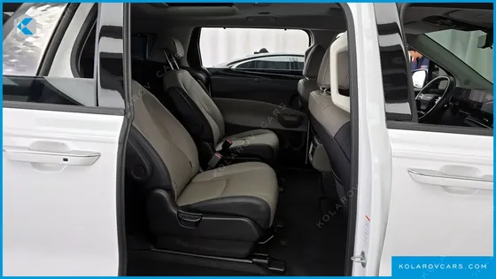 KIA CARNIVAL 9-SEATER NOBLESSE