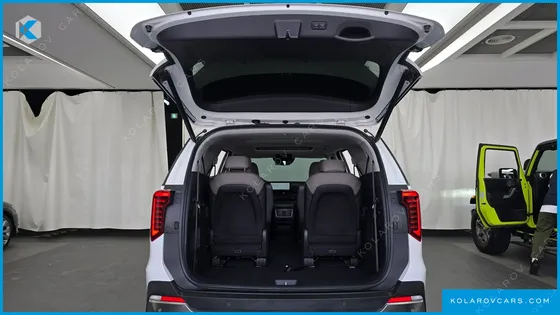 KIA CARNIVAL 9-SEATER NOBLESSE