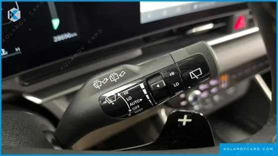 KIA CARNIVAL 9-SEATER NOBLESSE