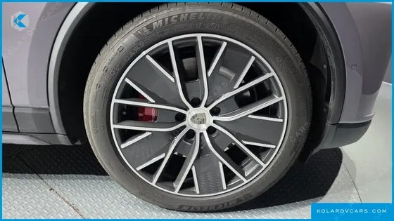 PORSCHE MACAN TURBO