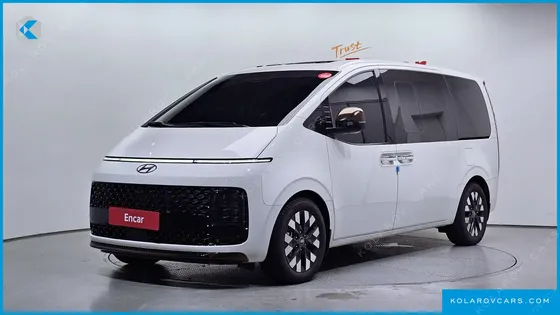 HYUNDAI STARIA 4WD LOUNGE 9-SEATER