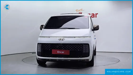 HYUNDAI STARIA 4WD LOUNGE 9-SEATER