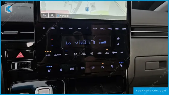 HYUNDAI STARIA 4WD LOUNGE 9-SEATER
