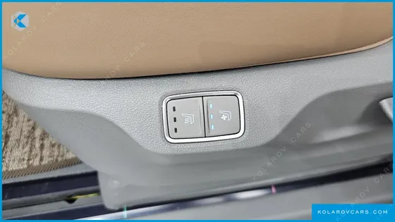 HYUNDAI STARIA 4WD LOUNGE 9-SEATER