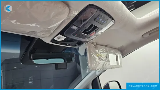 HYUNDAI STARIA 4WD LOUNGE 9-SEATER
