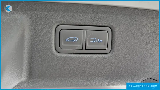 HYUNDAI STARIA 4WD LOUNGE 9-SEATER
