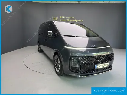 HYUNDAI STARIA LOUNGE 9-SEATER