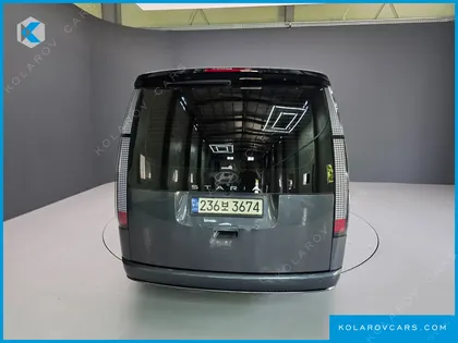 HYUNDAI STARIA LOUNGE 9-SEATER