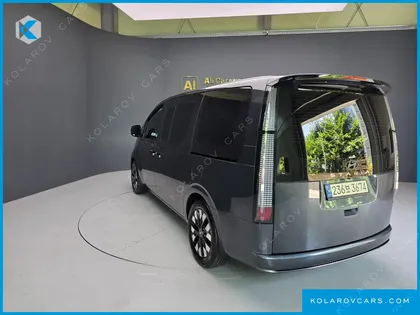 HYUNDAI STARIA LOUNGE 9-SEATER