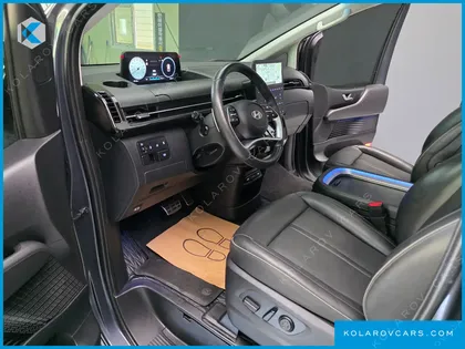 HYUNDAI STARIA LOUNGE 9-SEATER