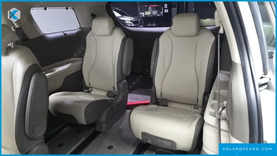 KIA CARNIVAL 9-SEATER NOBLESSE