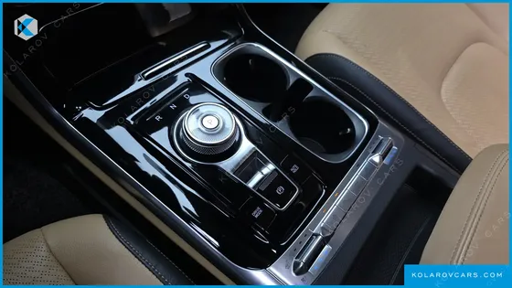 KIA CARNIVAL 9-SEATER NOBLESSE
