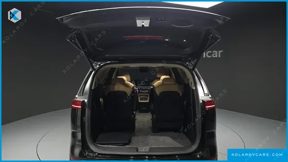 KIA CARNIVAL 9-SEATER NOBLESSE