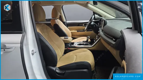 KIA CARNIVAL 9-SEATER PRESTIGE