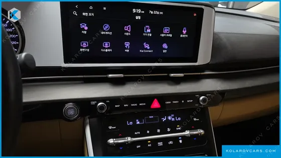 KIA CARNIVAL 9-SEATER PRESTIGE
