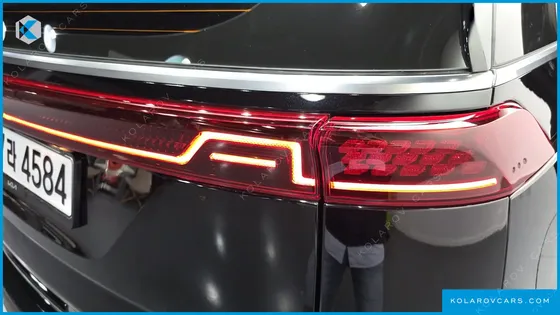 KIA CARNIVAL 9-SEATER SIGNATURE