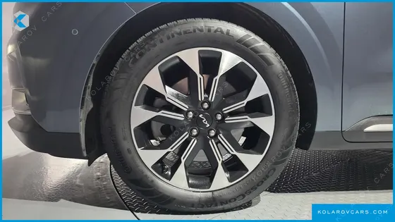 KIA CARNIVAL 9-SEATER SIGNATURE