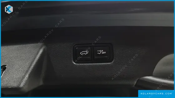 KIA CARNIVAL 9-SEATER SIGNATURE